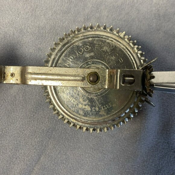 Vintage # 100 Favorite Mille Lacs Lake Spinner Manual Egg Beater Mixer Stainless - Picture 2 of 7